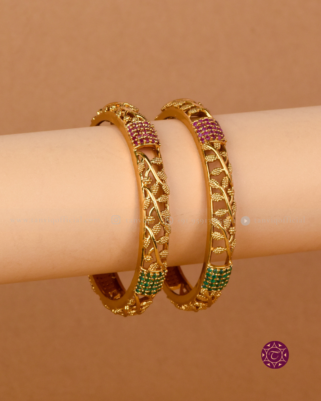 Meera Leaf Kemp Bangle