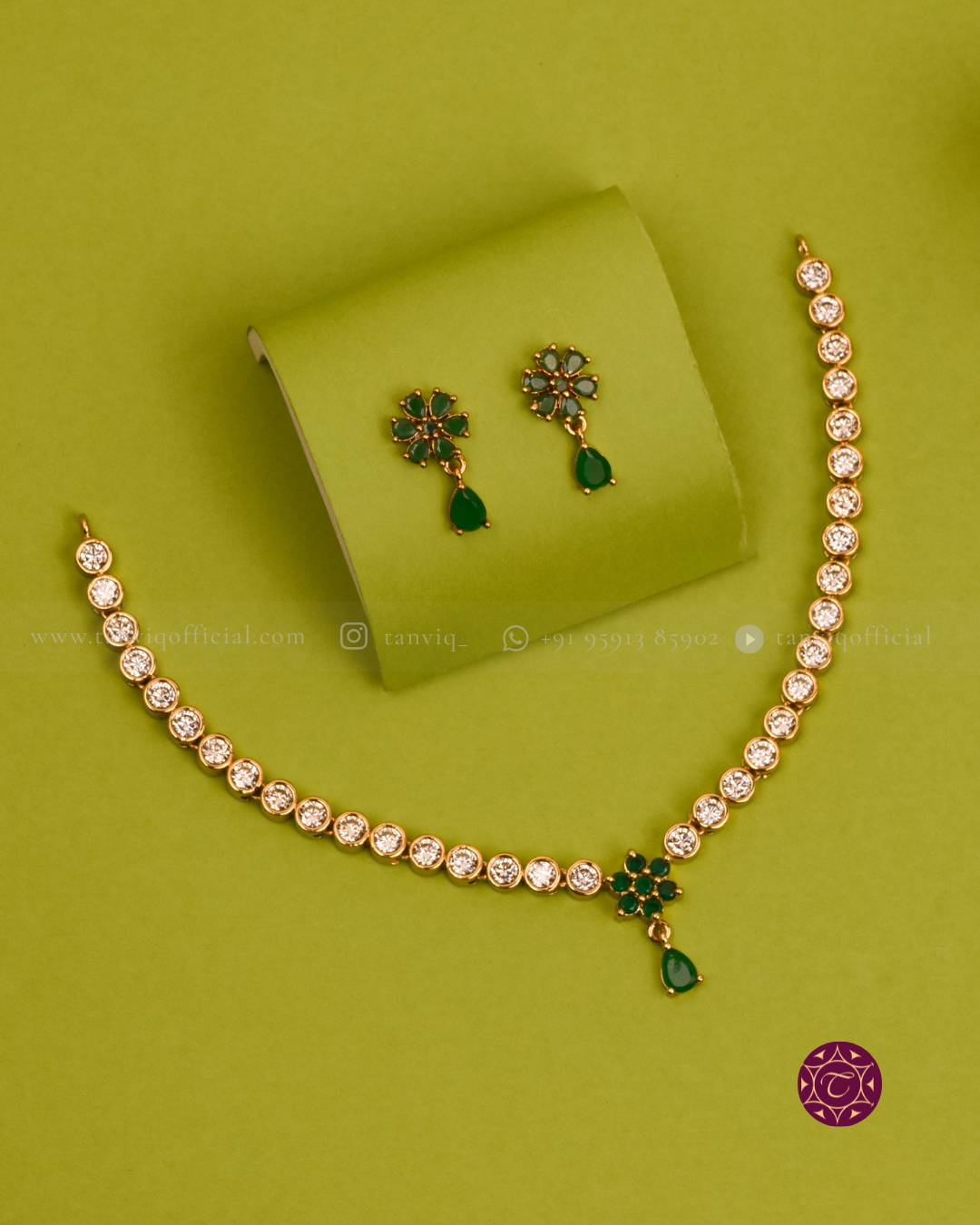 Manvi Emerald Flower Necklace