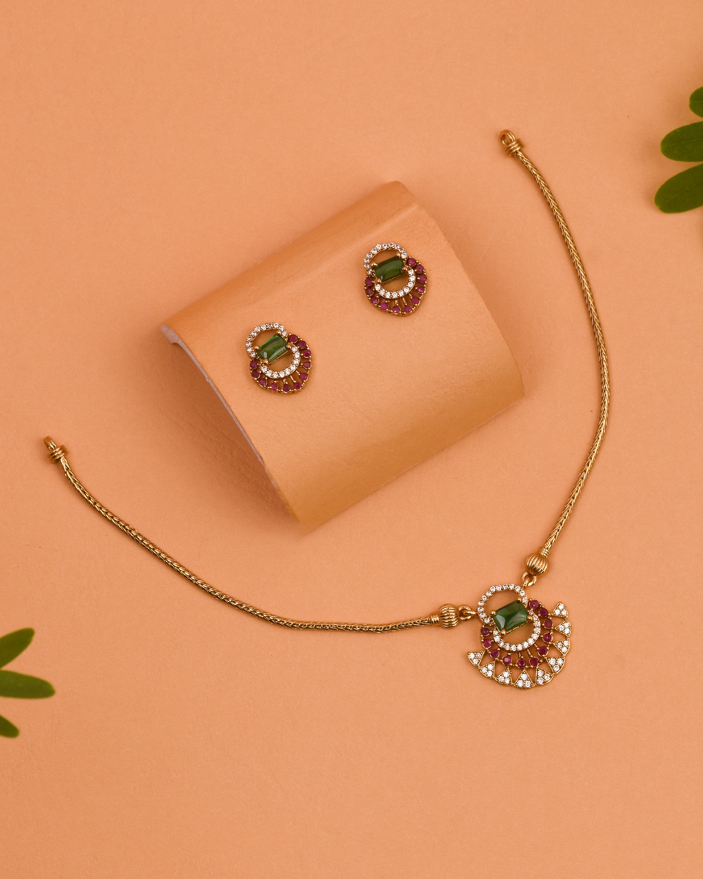 Meera Emerald Fan Pendant Set