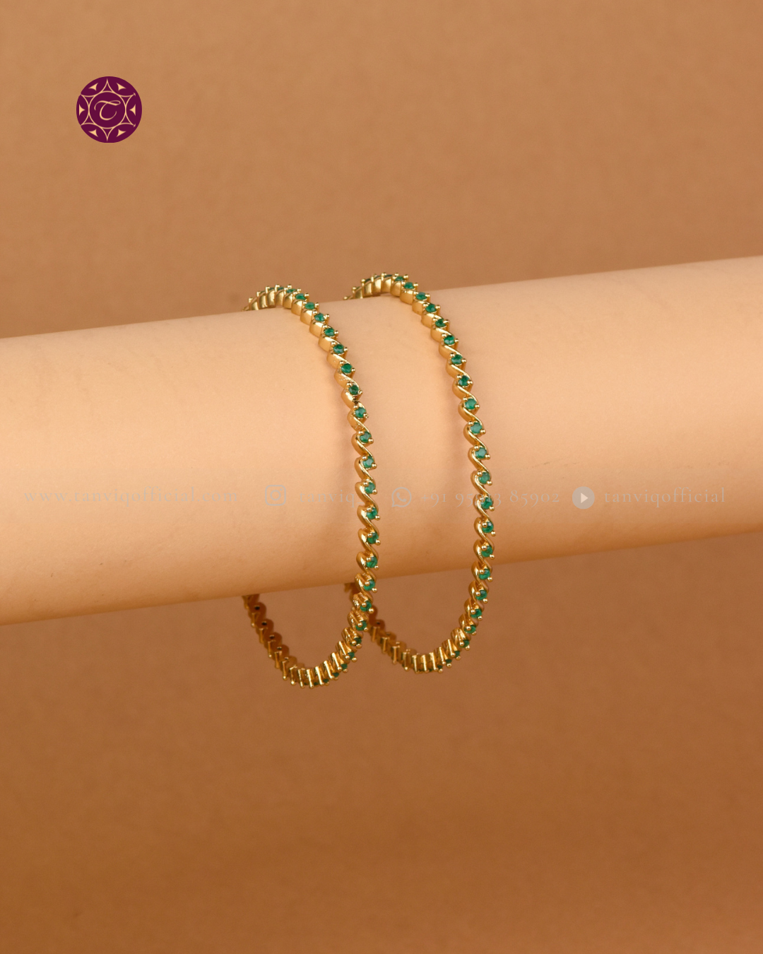 Anika Emerald Twist Bangles